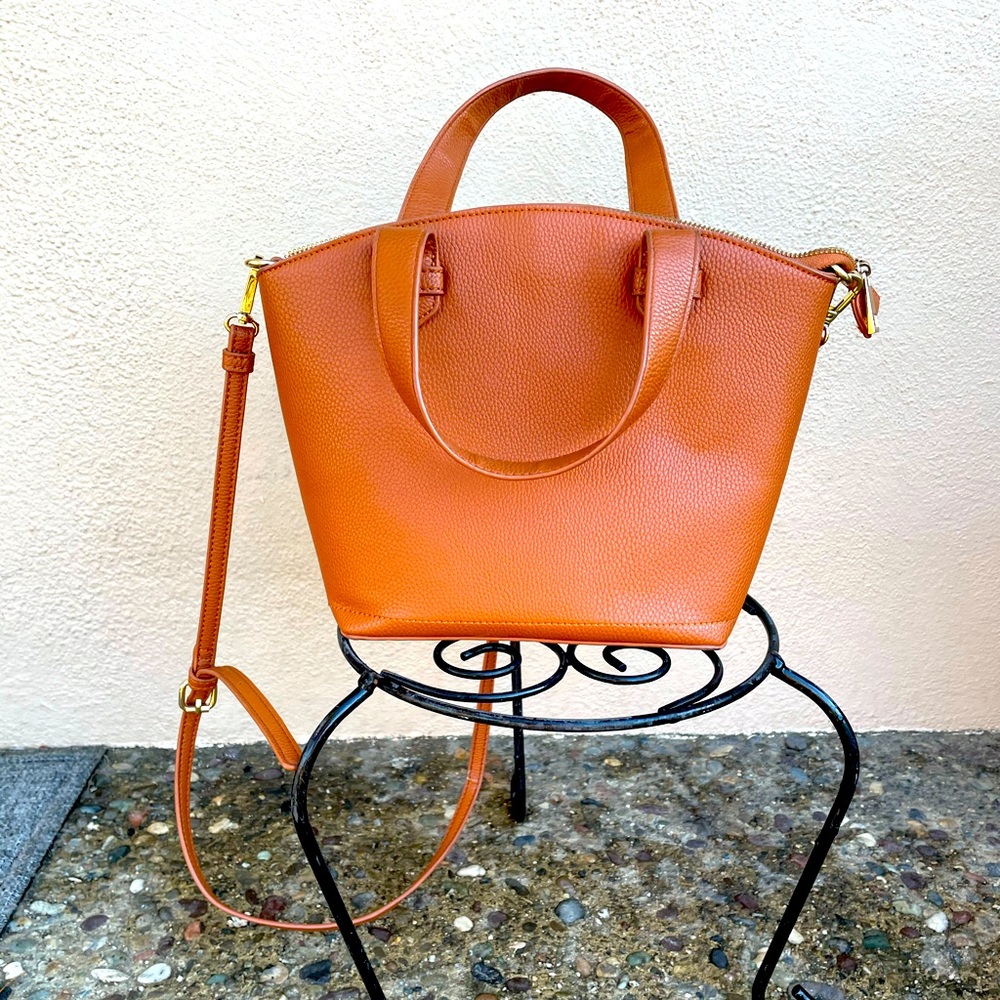 Tan/brown faux leather bucket purse